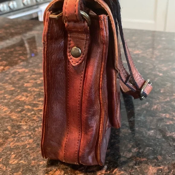 Handmade Leather Crossbody Purse - Picture 7 of 7